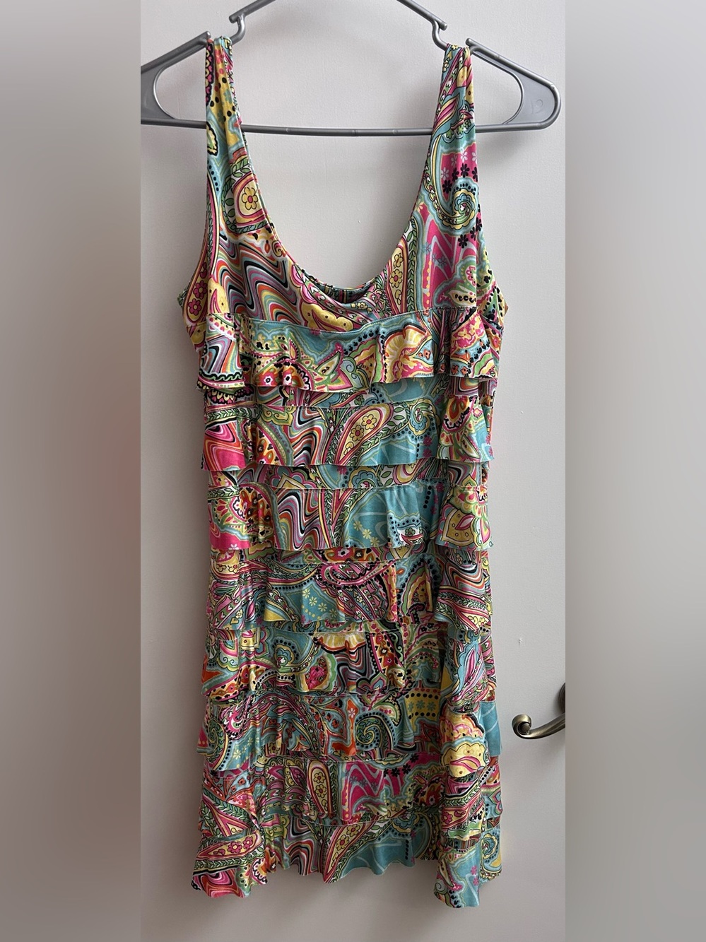 Isle Multicolor Floral Sleeveless Tiered Ruffle Dress.  Size Medium.